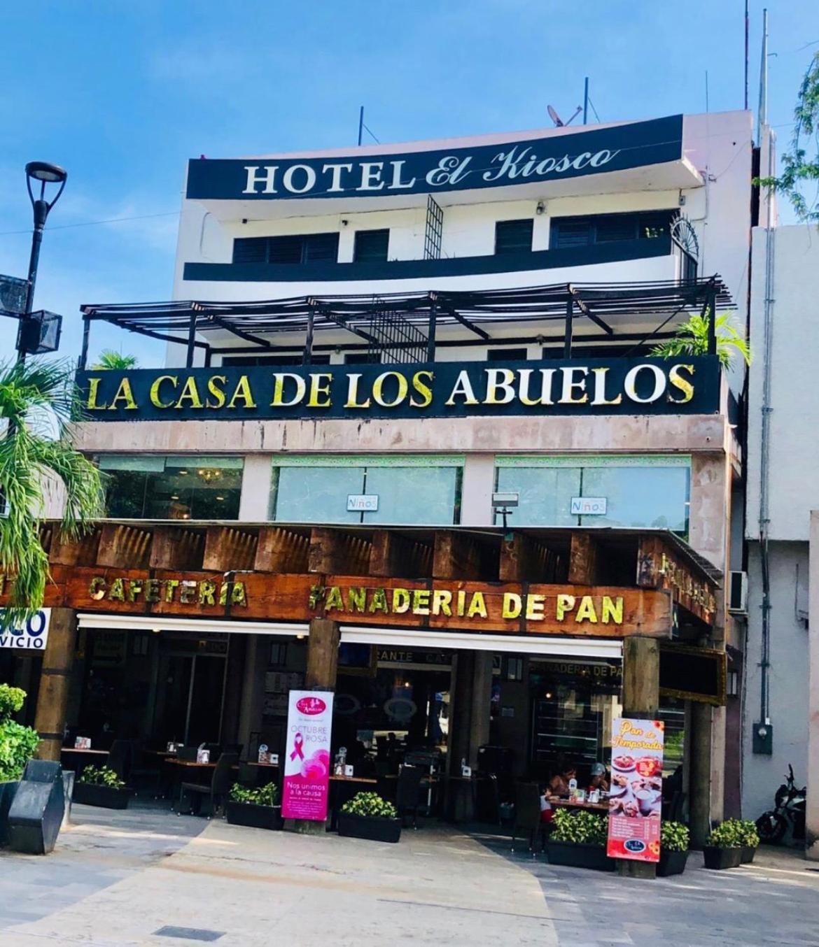 Hotel Zocalo Abuelos Acapulco Exterior photo